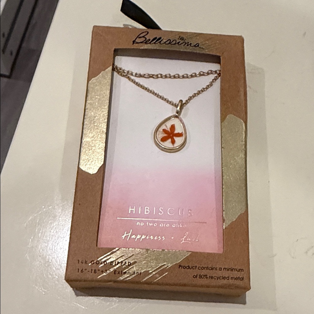 Bellissima Hibiscus Pendant Necklace